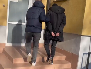 Pieniądze w zamrażalniku i &amp;quot;zaufany&amp;quot; człowiek, który miał ich pilnować-areszt za kolejne oszustwo