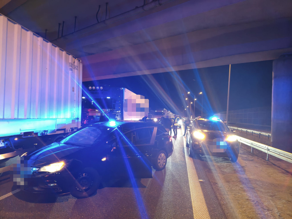 Toyota skradziona w Niemczech odzyskana przez "Kobrę", 4 zarzuty i dozór dla zatrzymanego